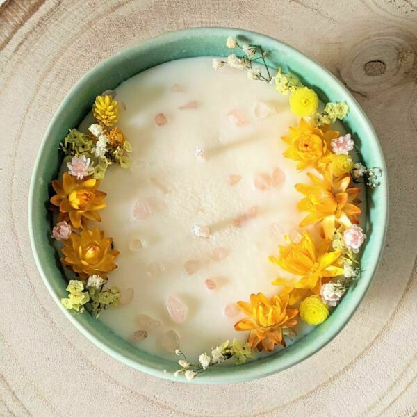Bougie parfumée au jasmin-cèdre, à la cire de soja, fleurs séchées et quartz rose, naturelle artisanale, Amaryllis 2