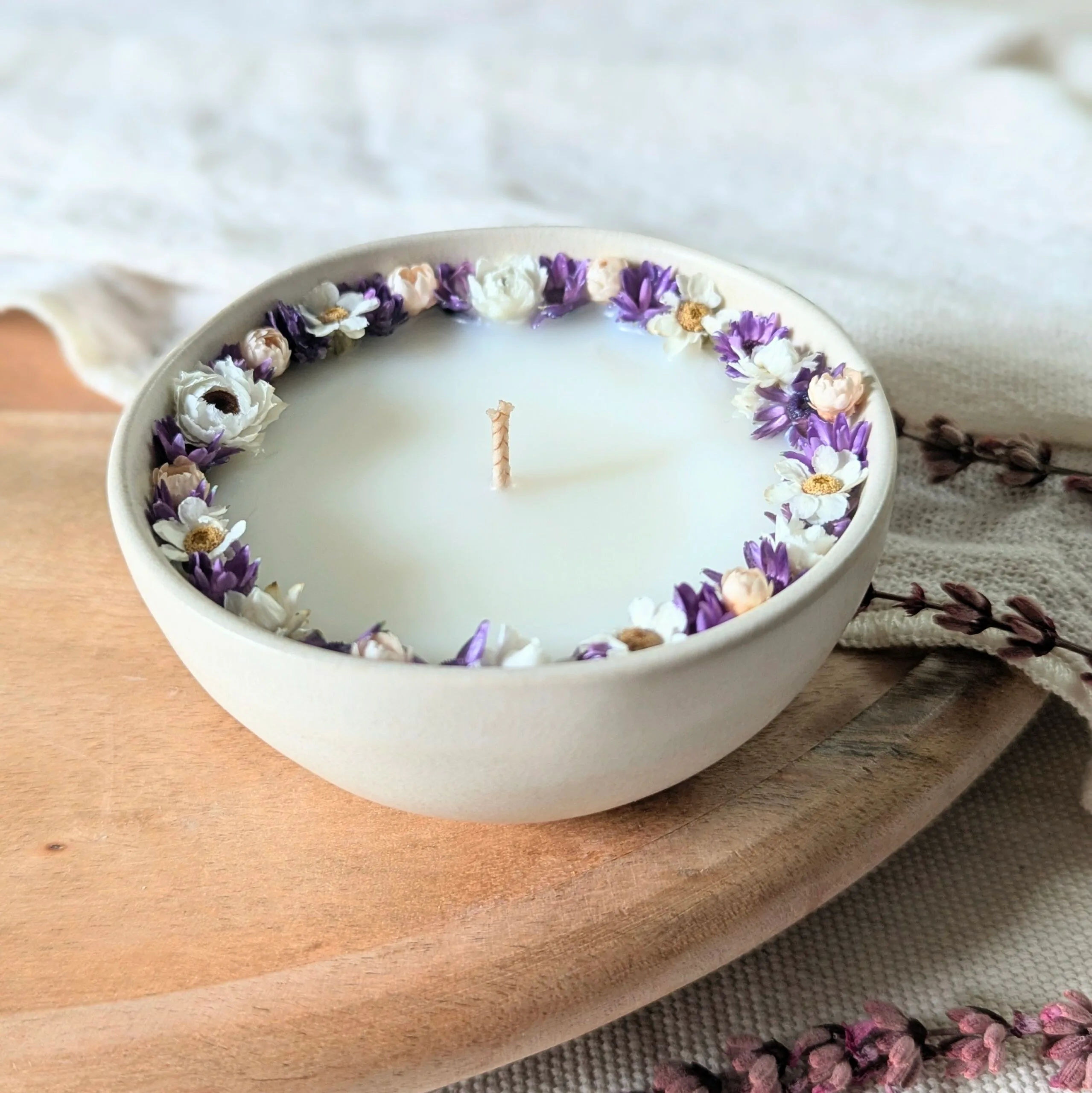 Bougie fleurie parfum lilas, pivoine, Amaryllis