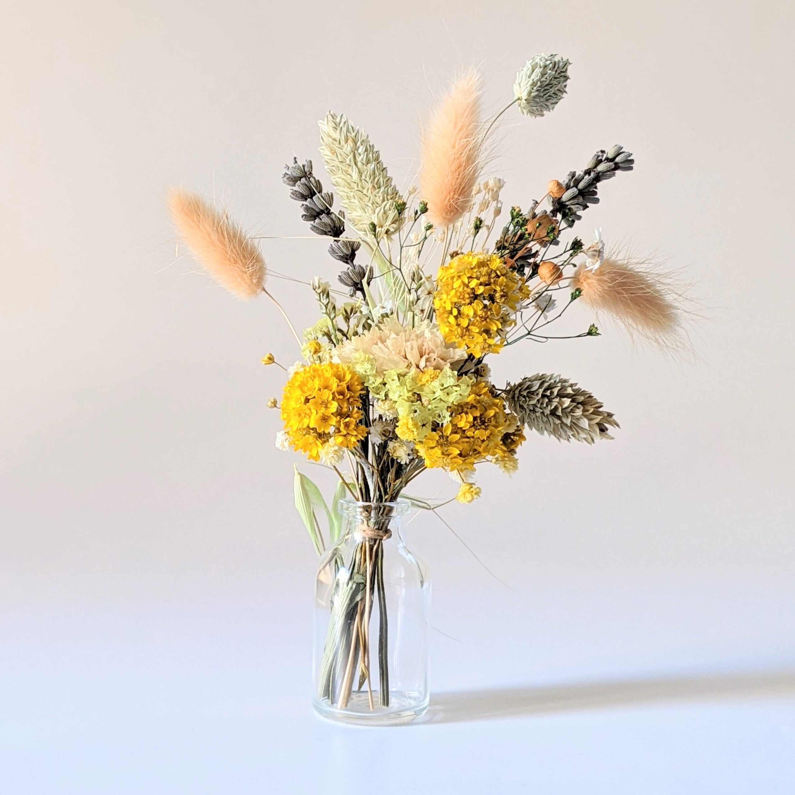 Mini bouquet de fleurs séchées pour décoration de table évènementielle