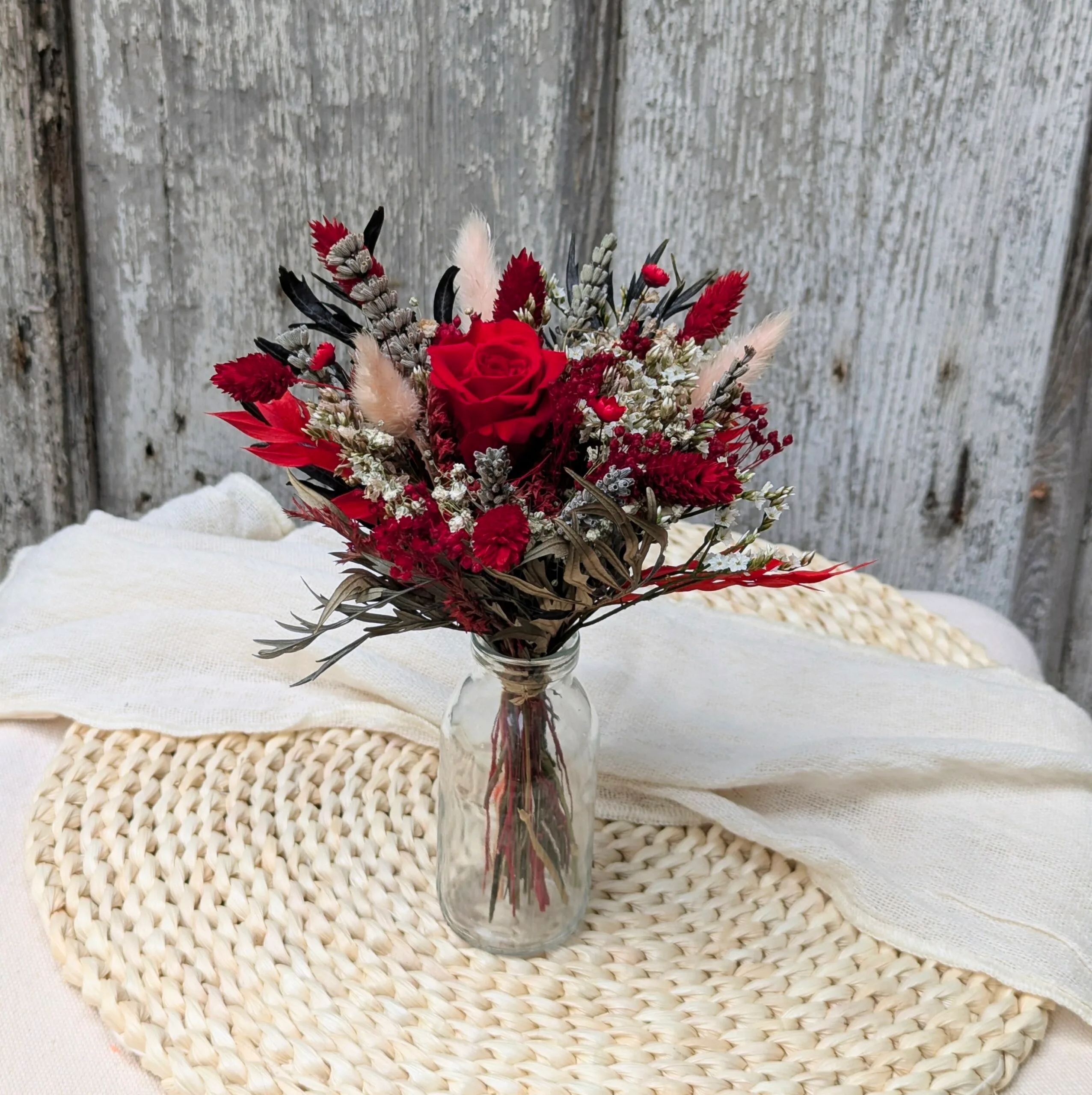 Petit bouquet de fleurs séchées et stabilisées rouges et roses, Darling – Image 3
