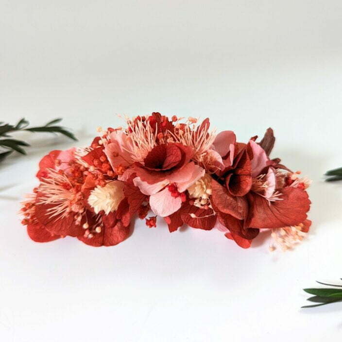 Peigne à cheveux fleuri pour coiffure de mariage en fleurs séchées & fleurs stabilisées, Bayonne – Image 3