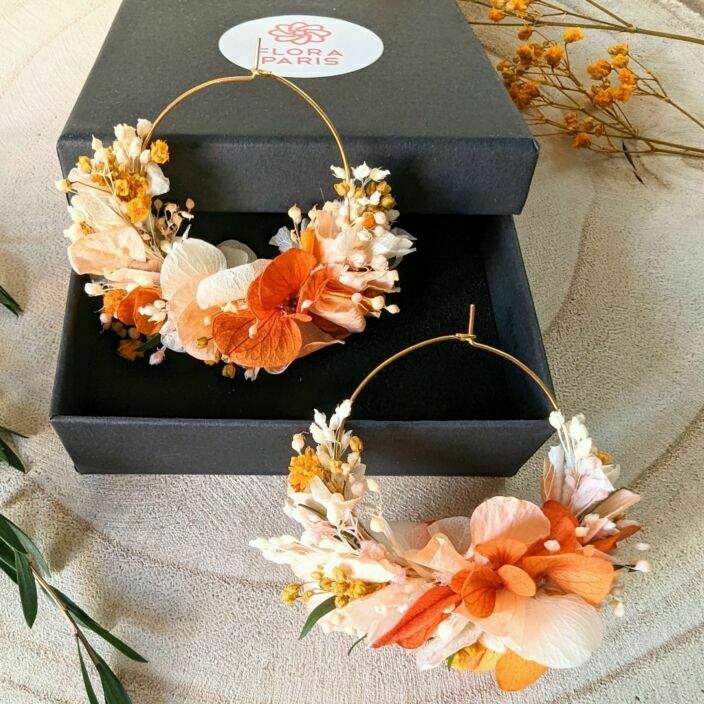 Boucles d’oreilles de mariée artisanales en fleurs séchées & stabilisées orangées, Chloé