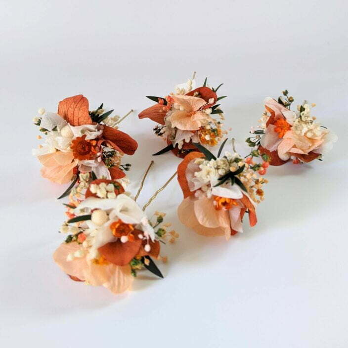 Épingle à cheveux ornée de fleurs séchées & stabilisées orangées, Chloé