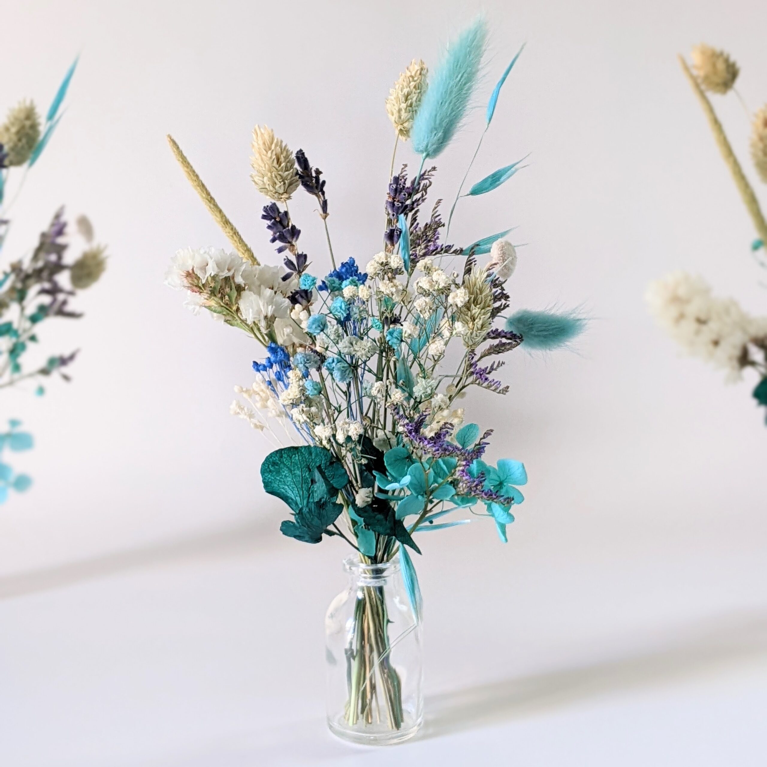 Mini bouquet de fleurs séchées pour décoration de table évènementielle, bleu  turquoise, Neytiri - Flora Paris