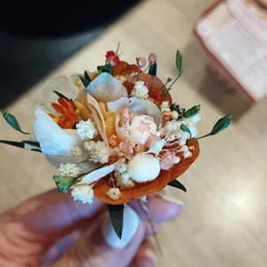 Épingle à cheveux ornée de fleurs séchées & fleurs stabilisées, Chloé évaluée par Tiphaine