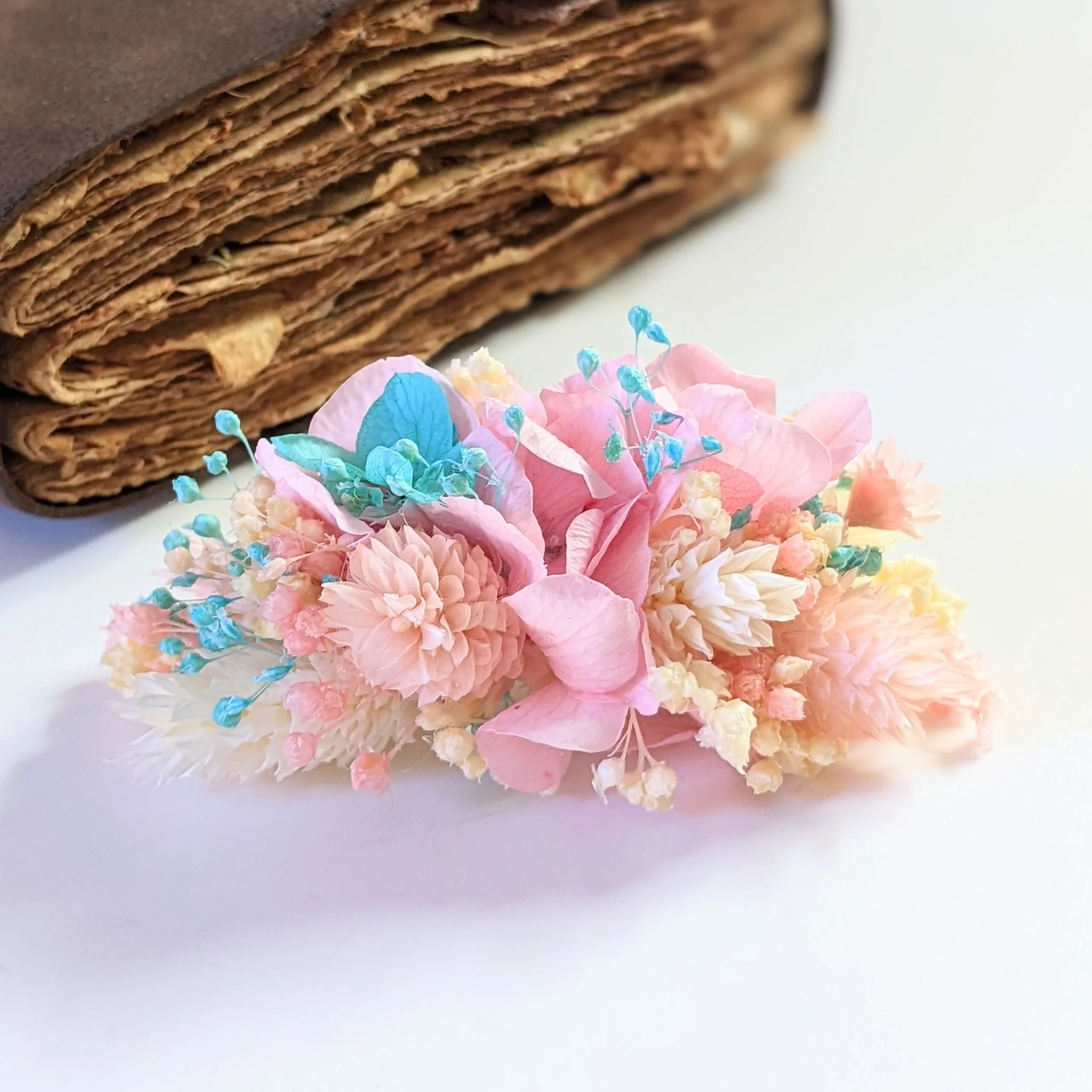 Peigne à cheveux fleuri pour coiffure de mariage en fleurs séchées roses, Candy – Image 3