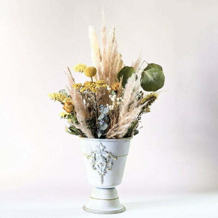 Composition de fleurs séchées au style vintage romantique, Victoria