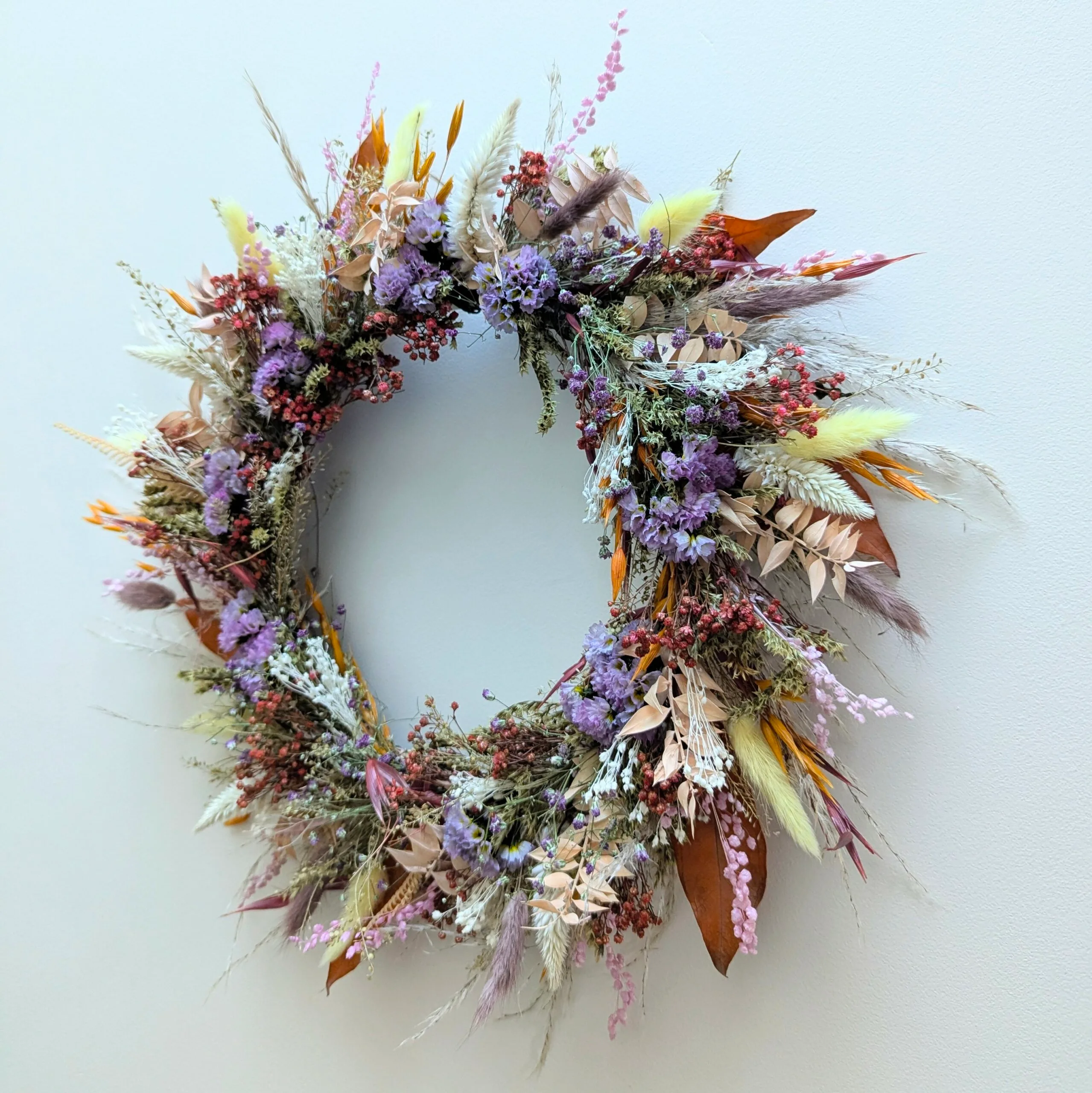 Couronne murale de fleurs naturelles séchées aux couleurs automnales, Ginger – Image 3