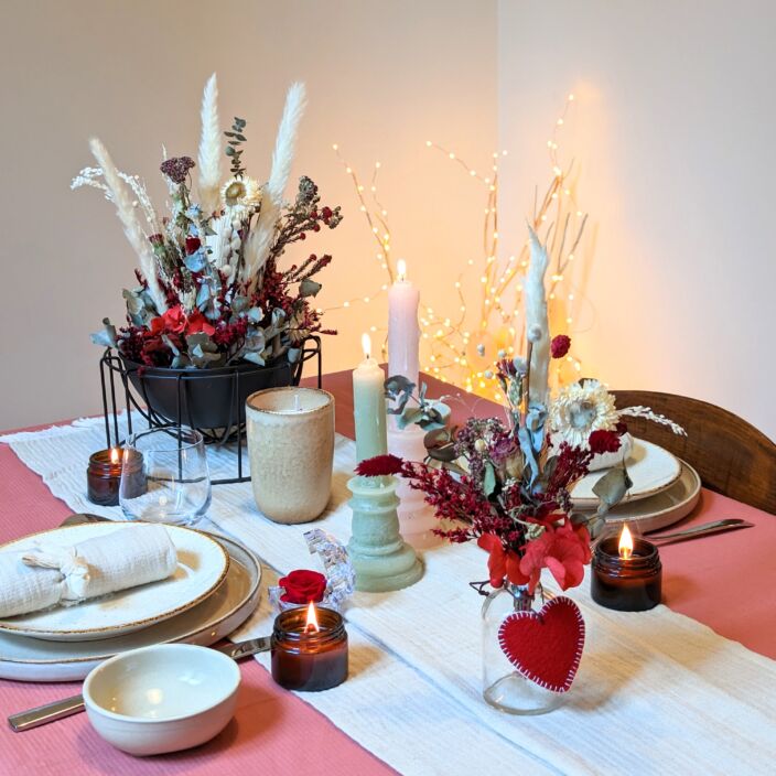 Composition de fleurs séchées rouges et noires pour décoration d’intérieur, Dita 4