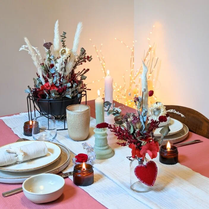 Composition de fleurs séchées rouges et noires pour décoration d’intérieur, Dita – Image 4