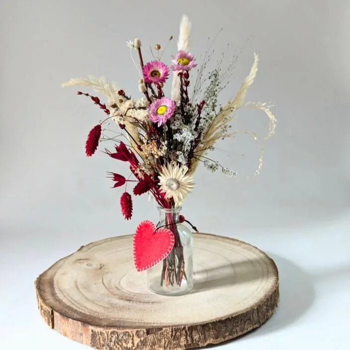 Petit bouquet de fleurs séchées rouges et beiges pour décoration d’intérieur, Dita – Image 2