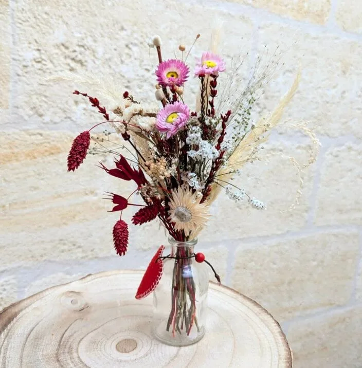 Petit bouquet de fleurs séchées rouges et beiges pour décoration d’intérieur, Dita – Image 3