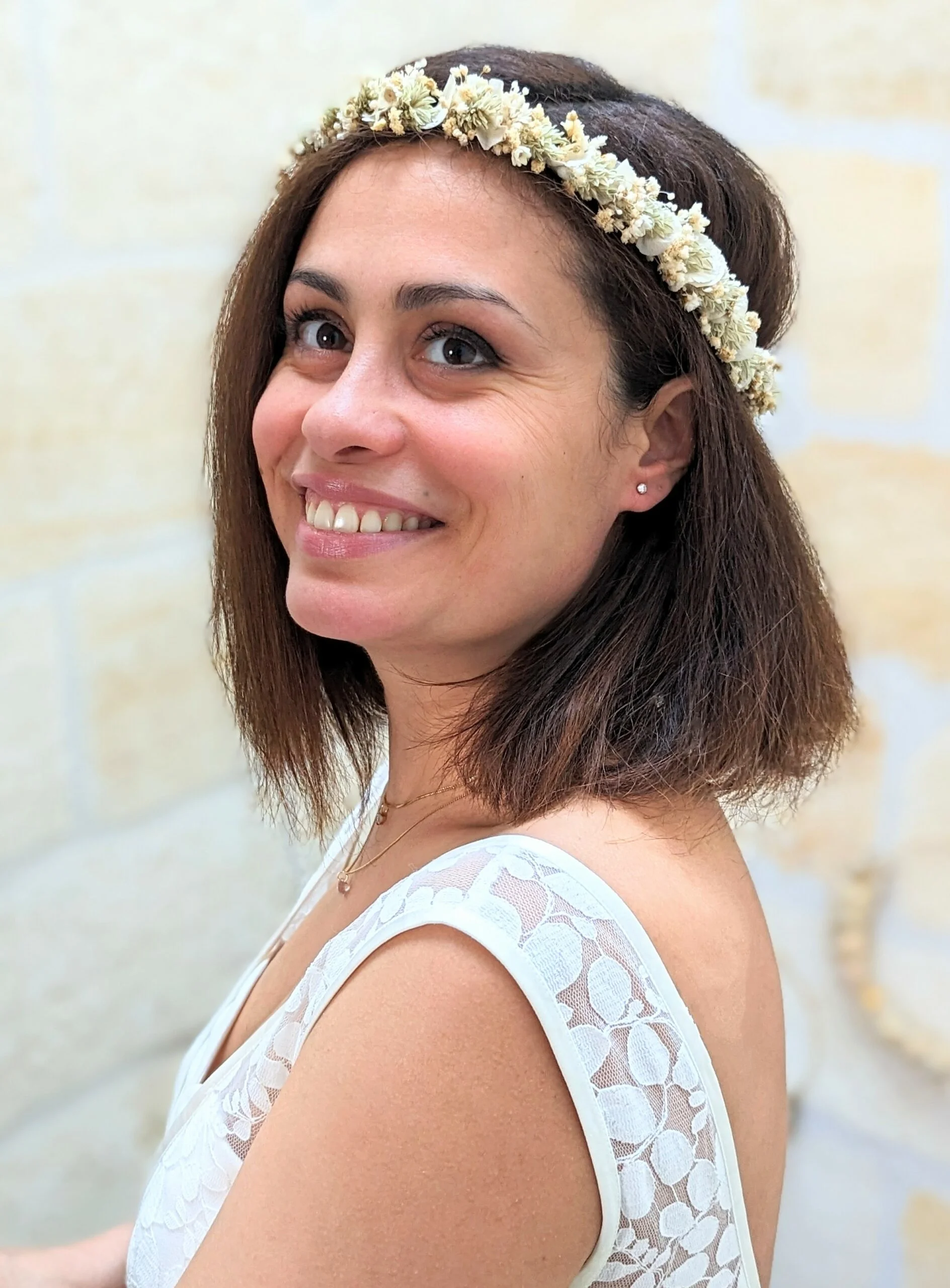Couronne de cheveux en fleurs stabilisées beiges & dentelle fine, Luna – Image 4