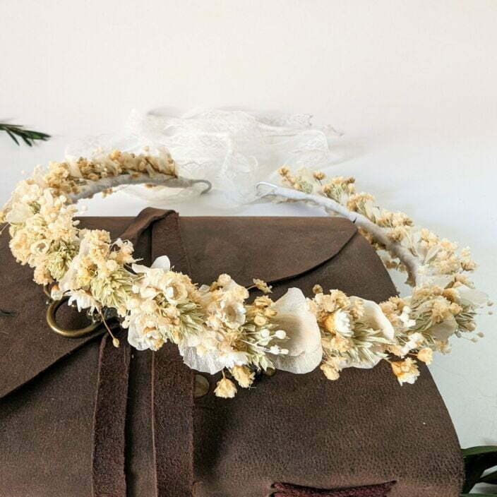 Couronne de cheveux en fleurs stabilisées beiges & dentelle fine, Luna