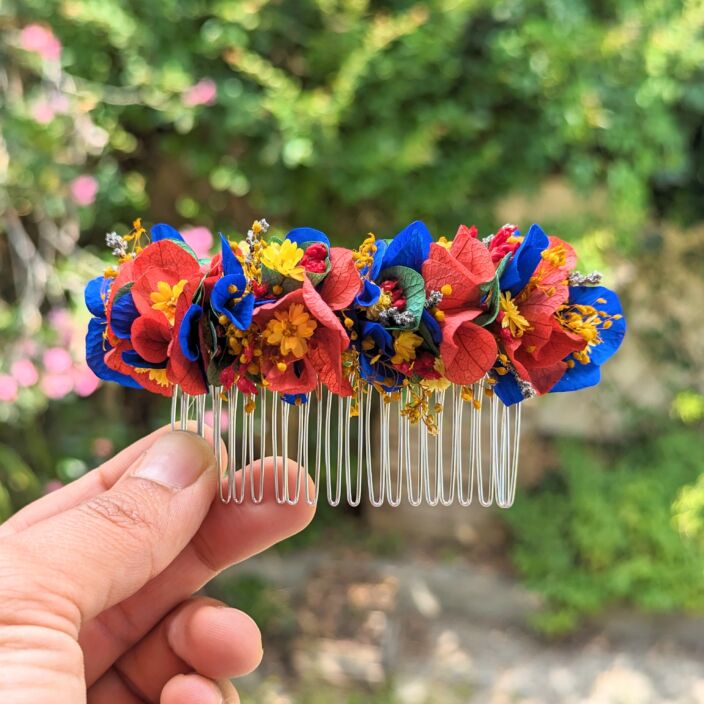 Peigne à cheveux fleuri pour coiffure de mariage en fleurs stabilisées, Majorel 4