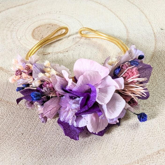 Bracelet artisanal en fleurs stabilisées & séchées violacées, Violette 3