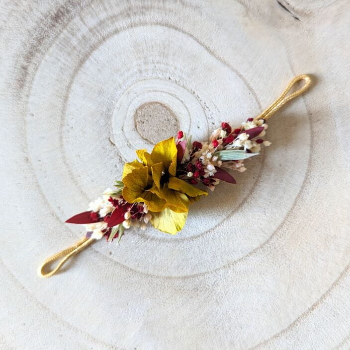 Bracelet de mariée artisanal en fleurs séchées & fleurs stabilisées, Dahlia 3