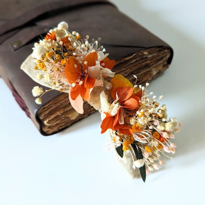 Nœud papillon de marié artisanal en fleurs stabilisées orangées, Chloé 3