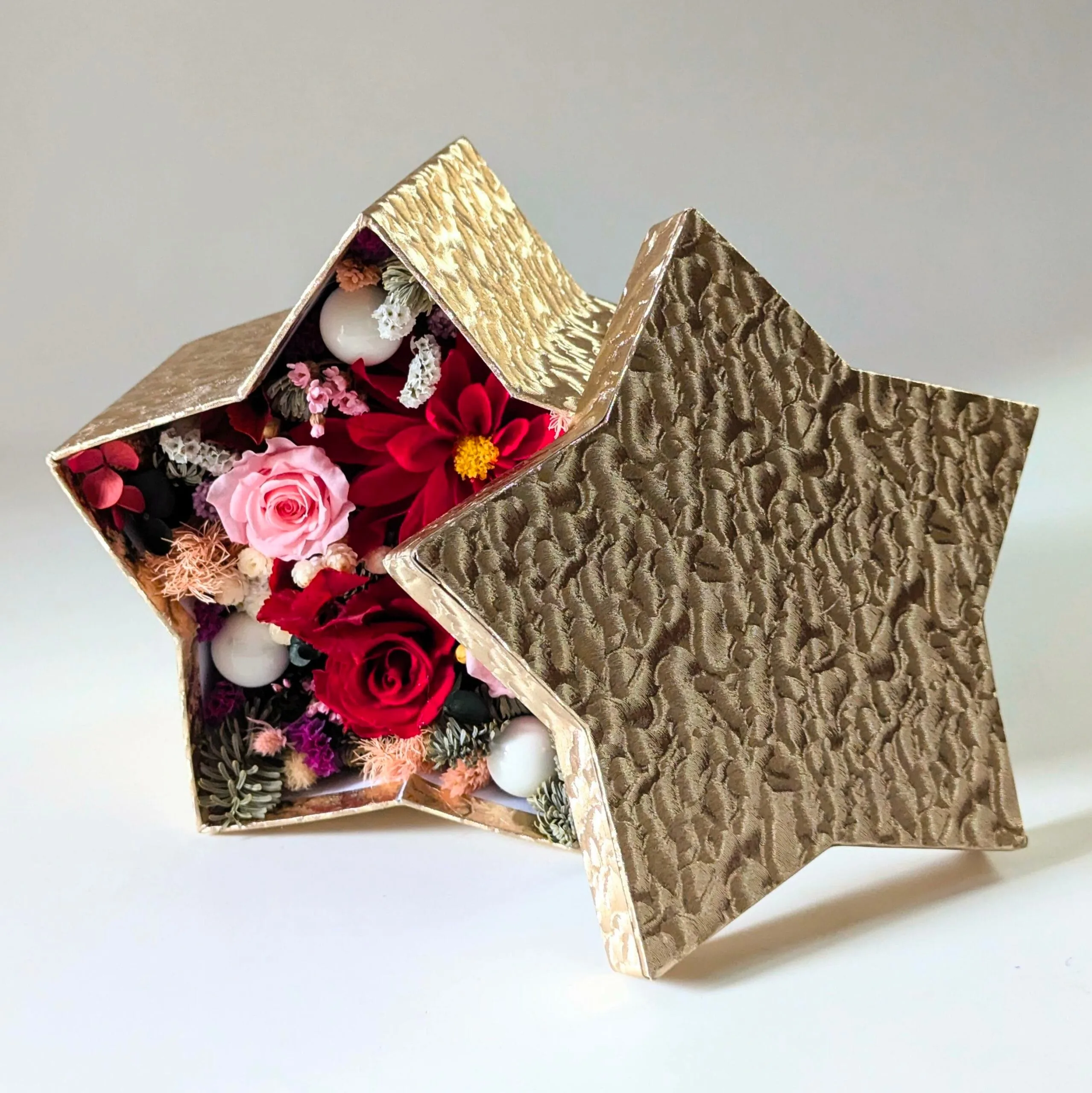 Boîte étoile à chapeau fleurie en fleurs naturelles stabilisées, Jingle Bell – Image 3