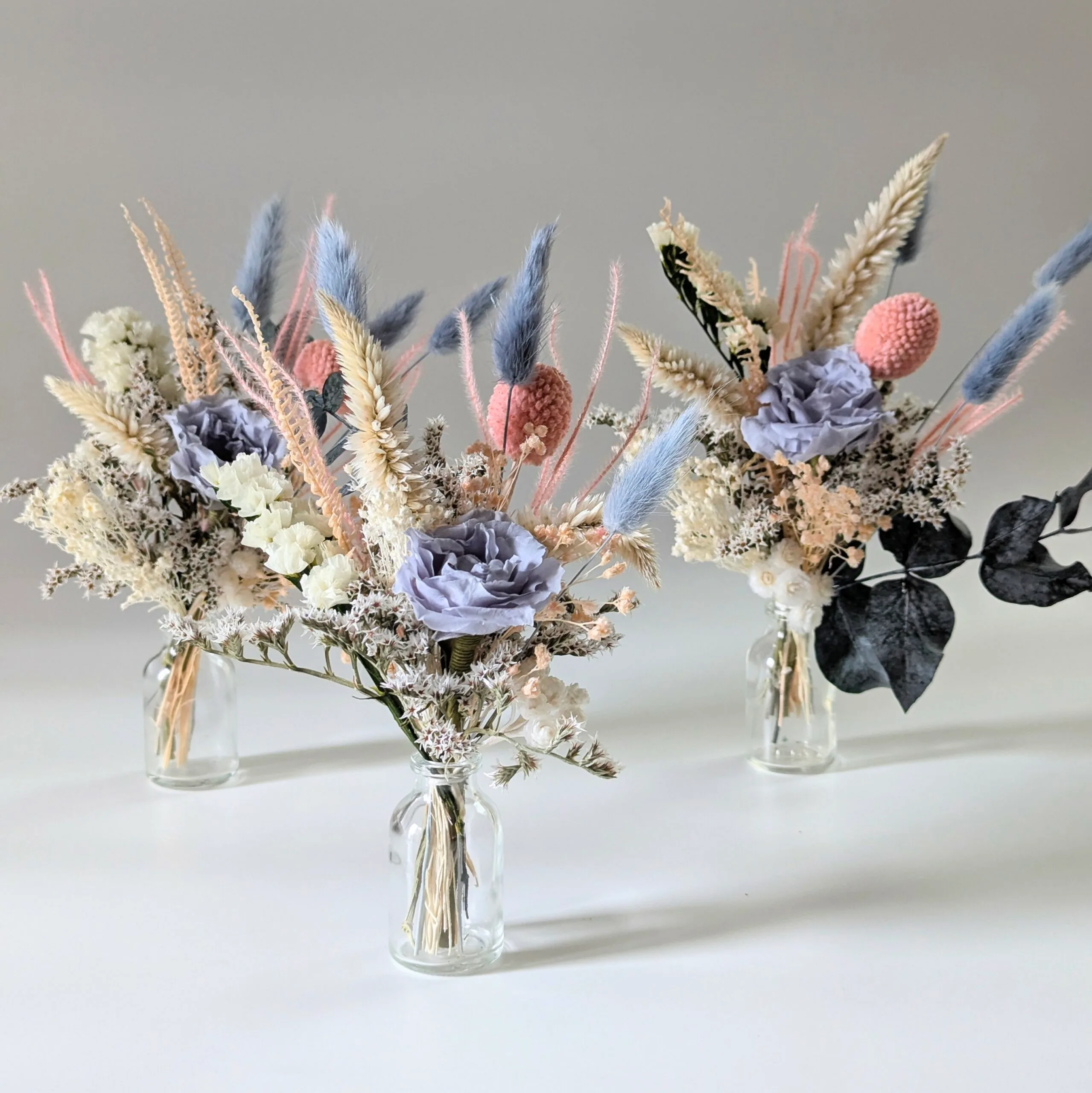 Mini bouquet de fleurs stabilisées pour décoration de table évènementielle, Pauline – Image 3