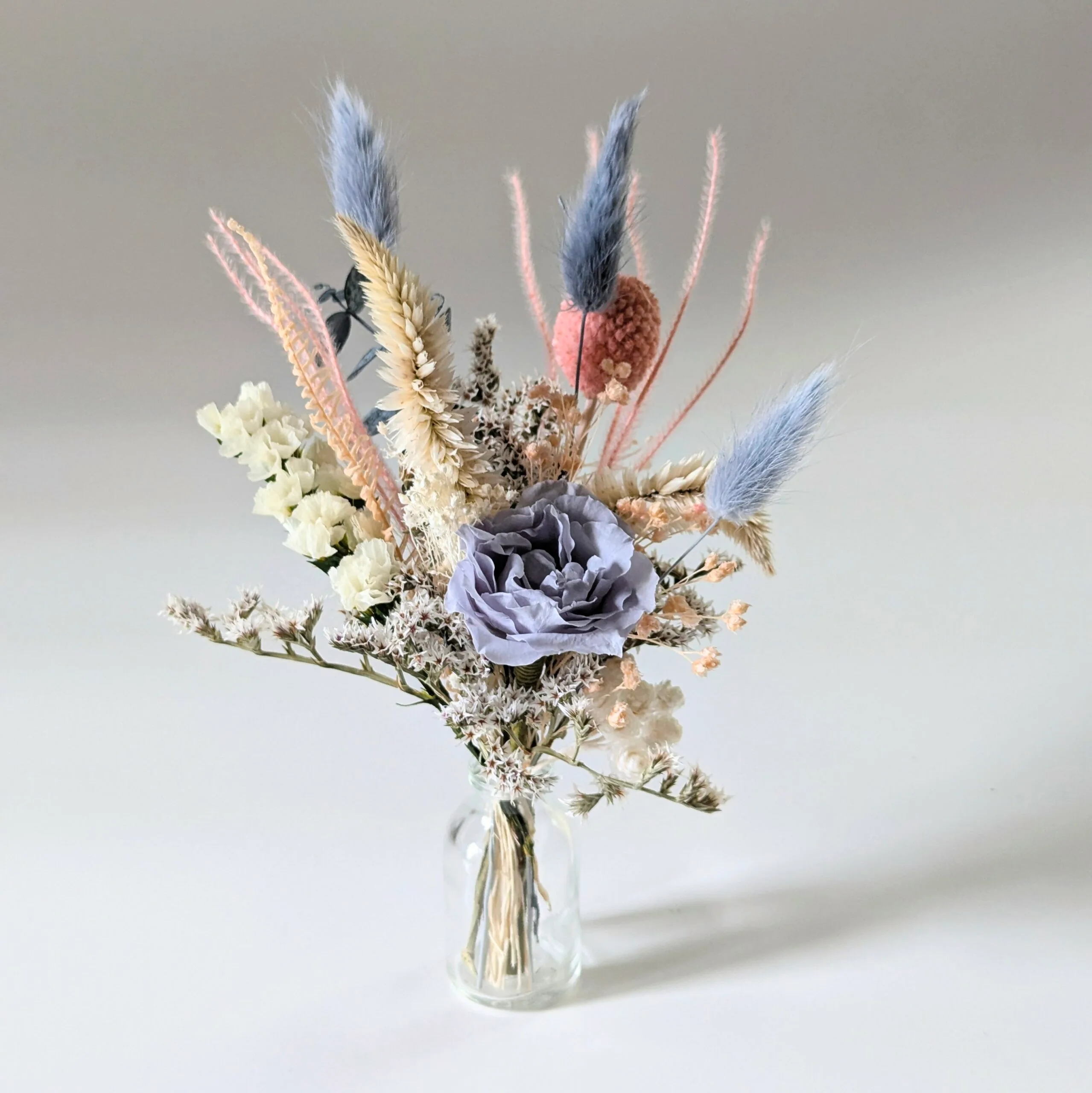 Mini bouquet de fleurs stabilisées pour décoration de table évènementielle, Pauline – Image 4