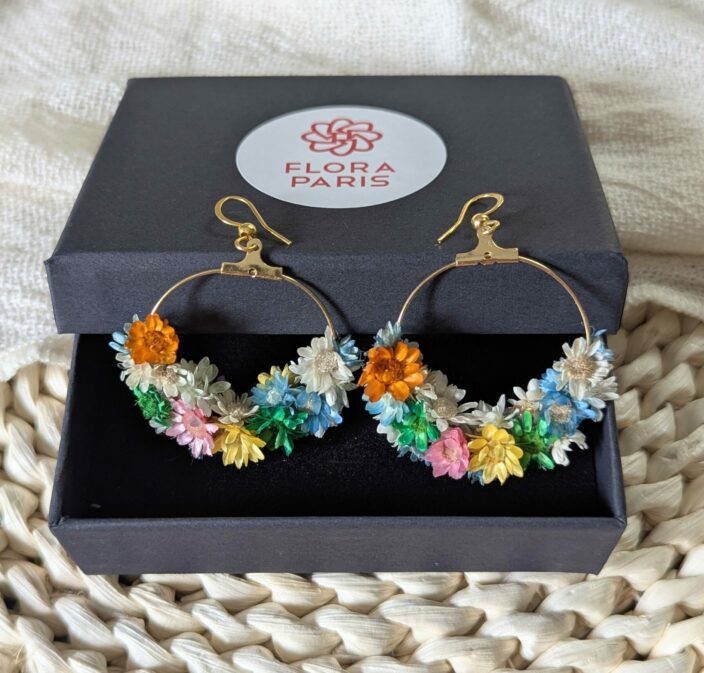Boucles d’oreilles fleuries en glixia séchées multicolores, Solenn