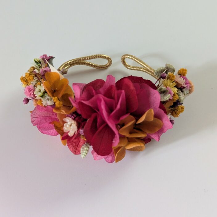 Bracelet artisanal en fleurs stabilisées aux tonalités lumineuses, Diane – Image 2