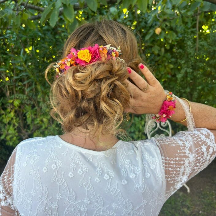 Bracelet artisanal en fleurs stabilisées aux tonalités lumineuses, Diane – Image 4