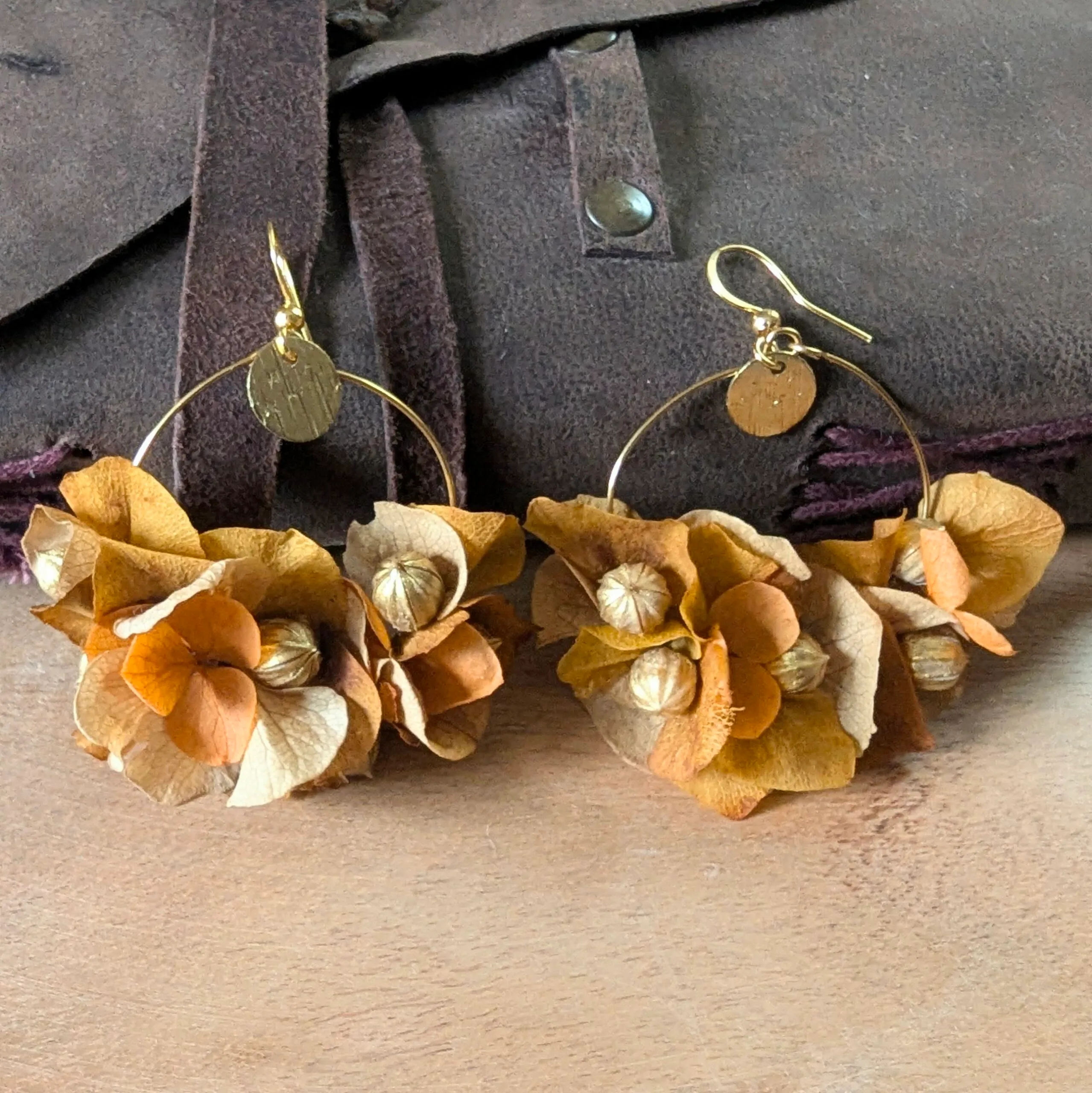 Boucles d’oreilles créoles en fleurs stabilisées, Élora – Image 2