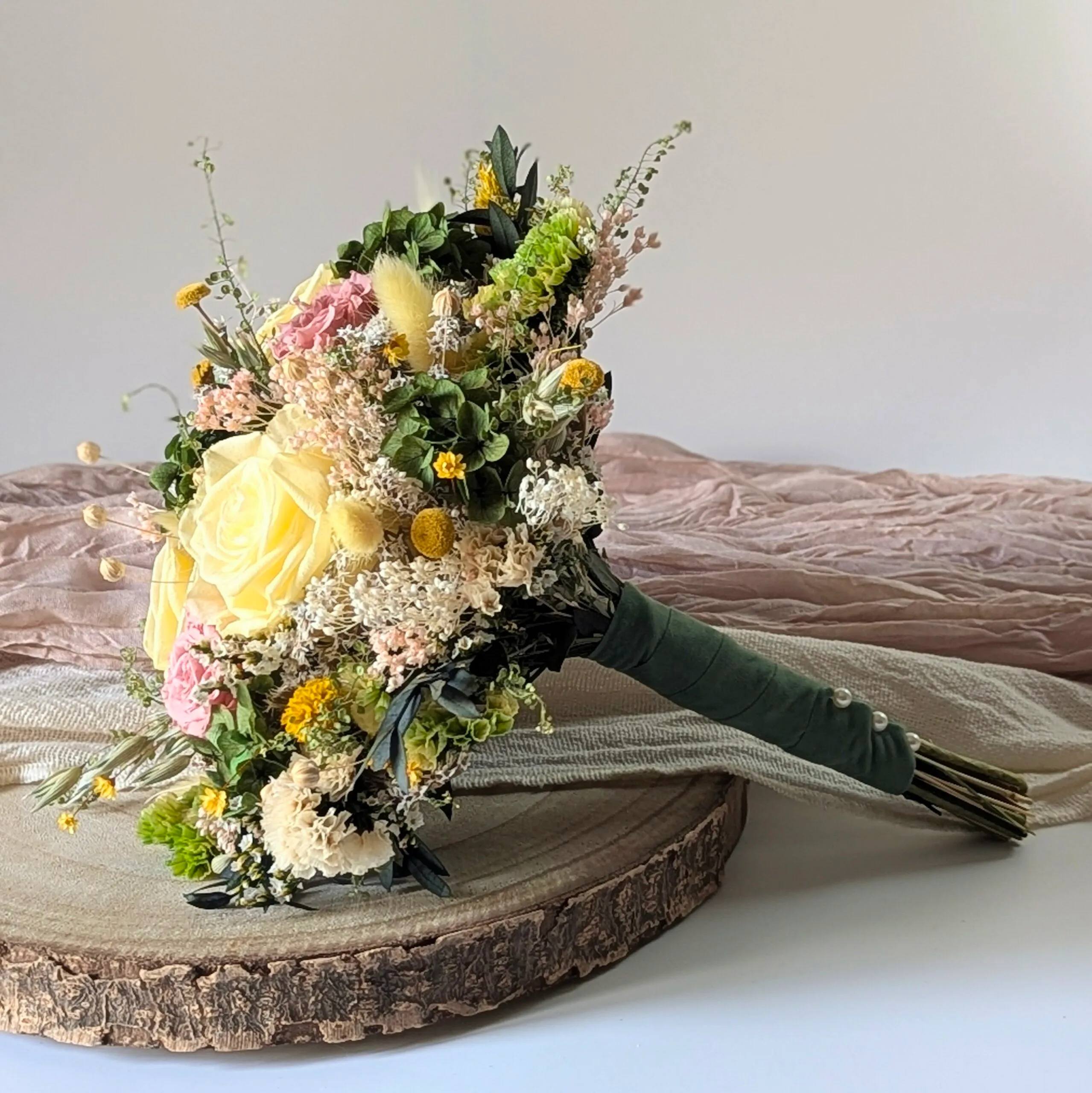 Bouquet de mariée en fleurs stabilisées & roses éternelles, Madeleine – Image 3