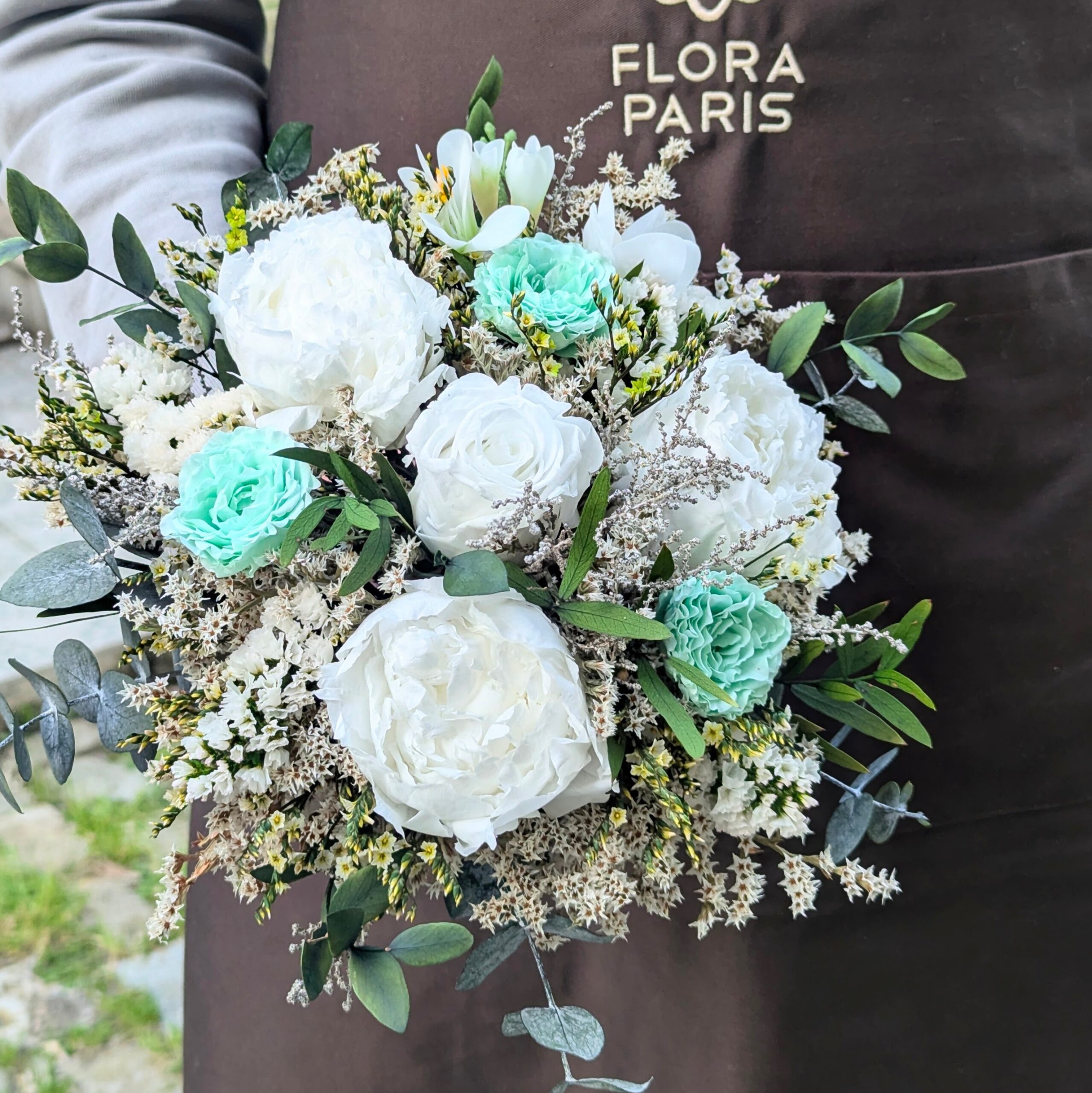 Bouquet de mariée avec pivoines blanches et roses turquoise, Bianca – Image 4