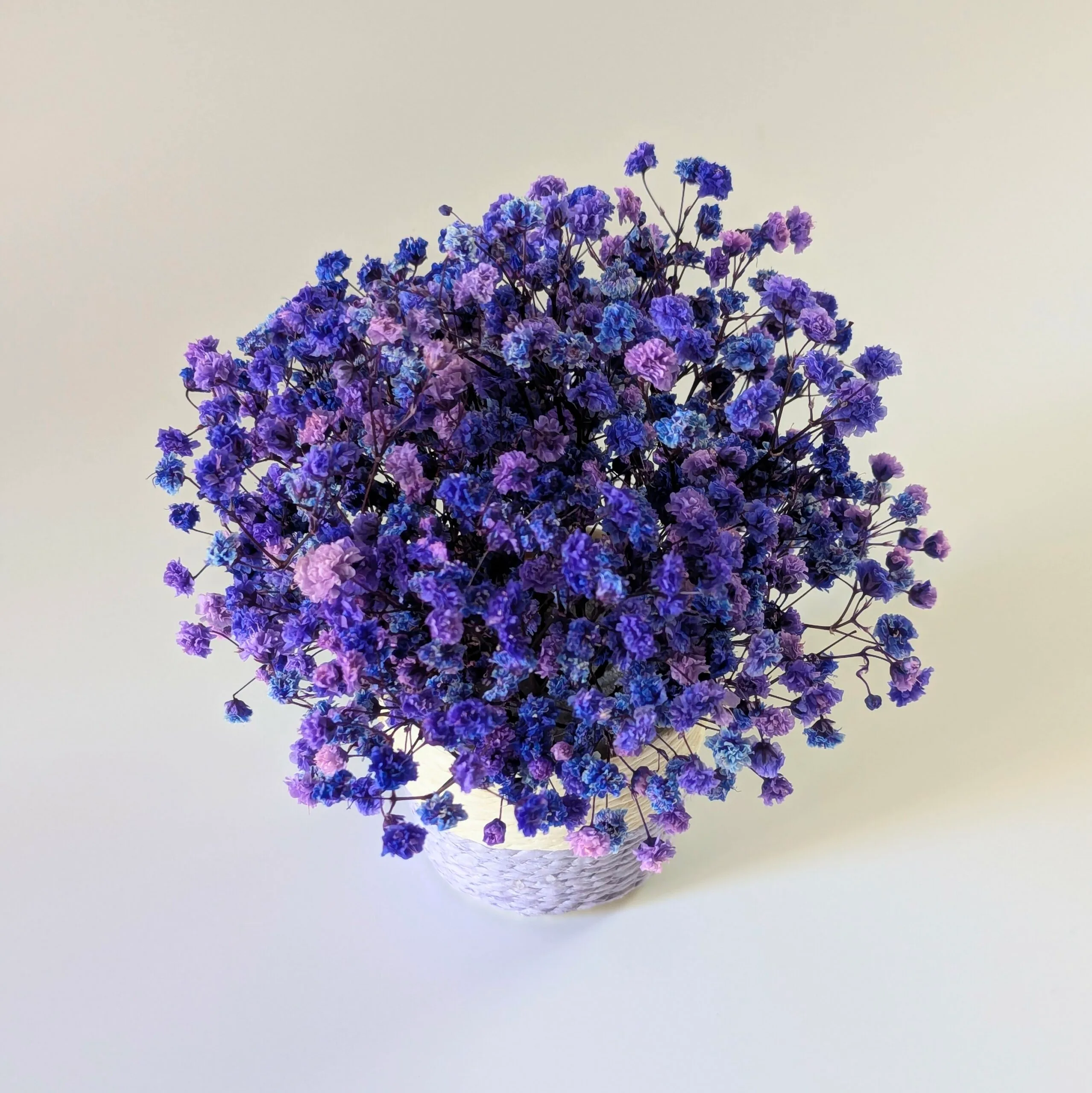Mini panier en gypsophile stabilisée violet & bleu, Léna – Image 4
