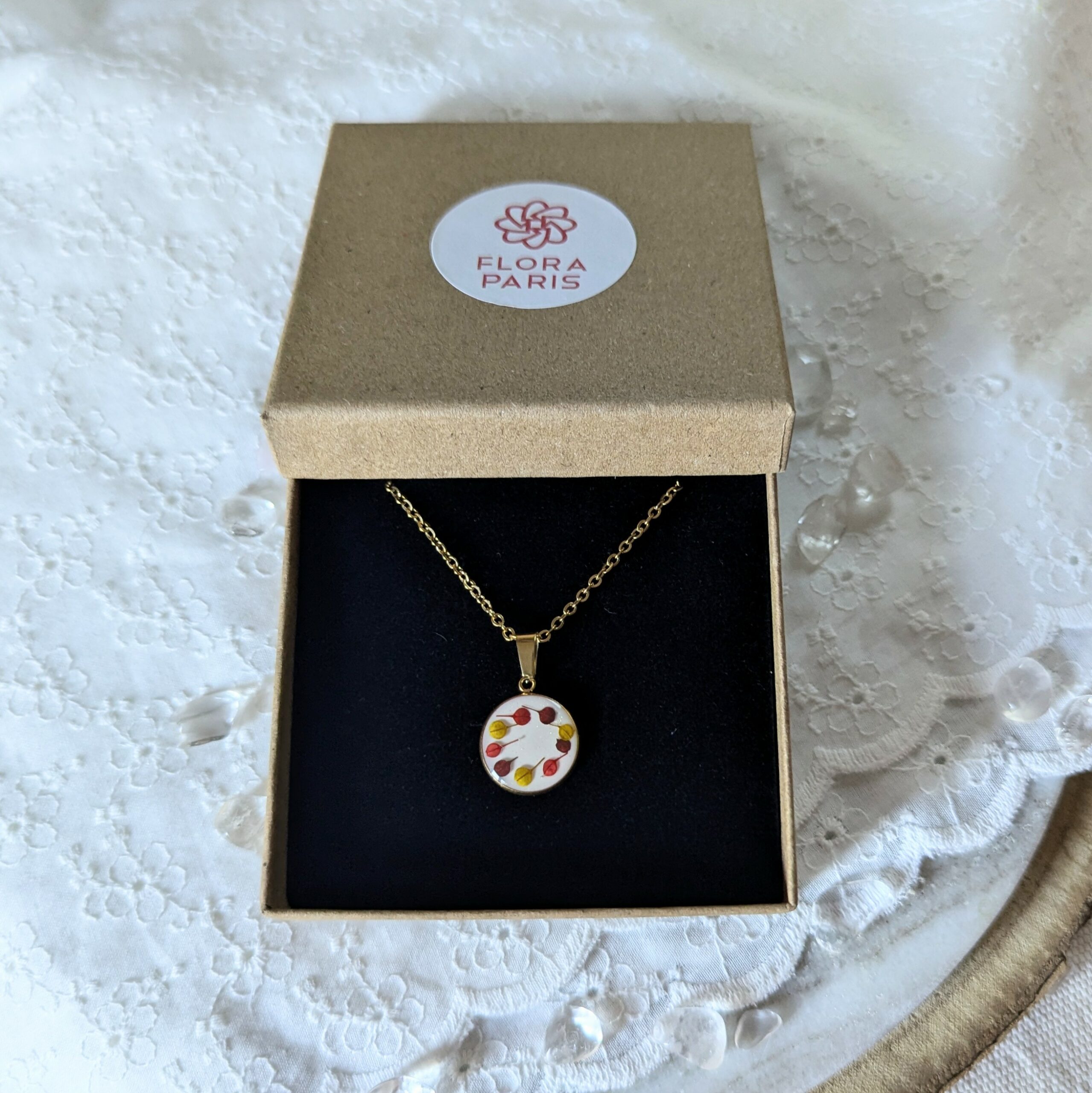 Collier en résine et fleurs séchées rouge, bordeaux, moutarde, Agatha – Image 3