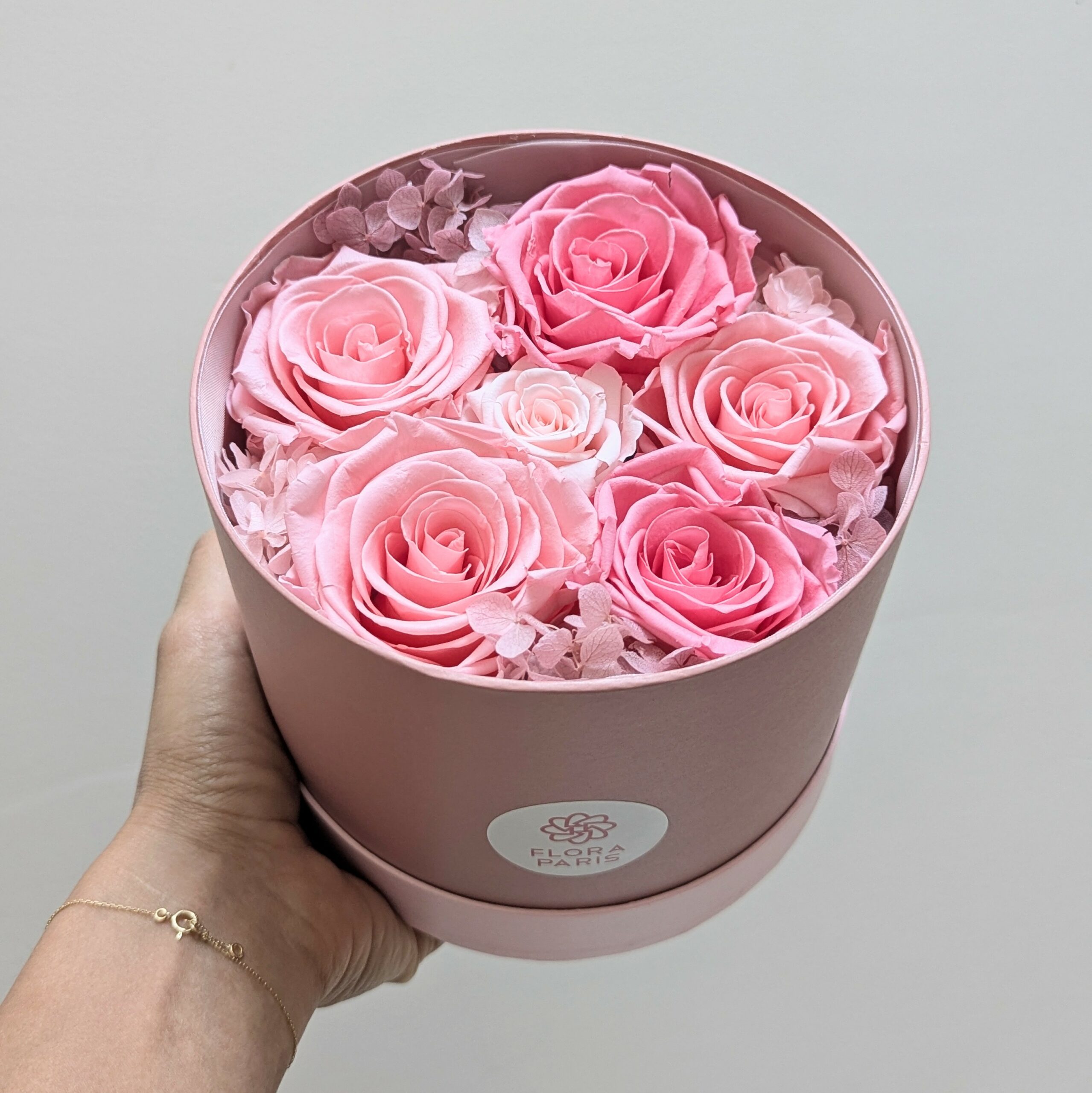 Box de roses éternelles et hortensias roses, Amélie